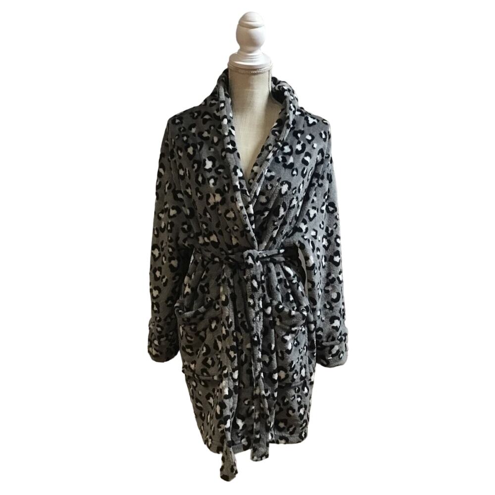 Just Be Plush Short Robe - Picture 2 of 4